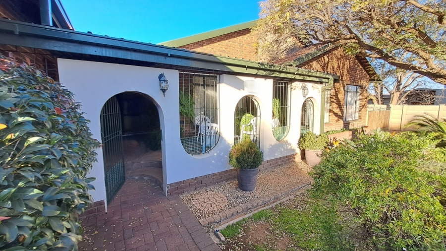 5 Bedroom Property for Sale in Universitas Free State